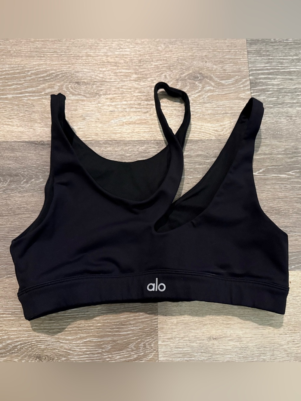 Alo yoga peak asymmetrical sports bra